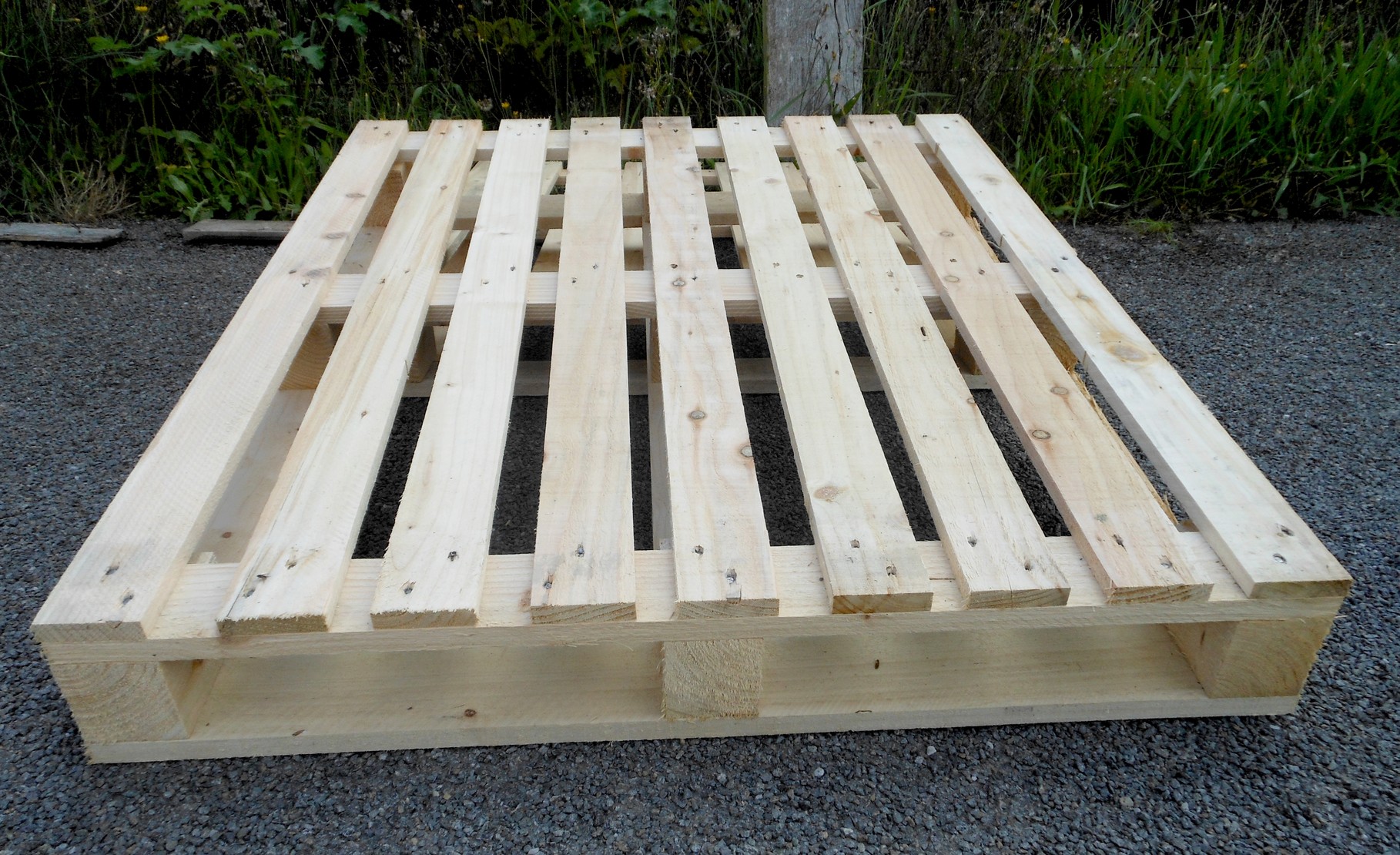Palette à 4 entrées en bois pour manutention